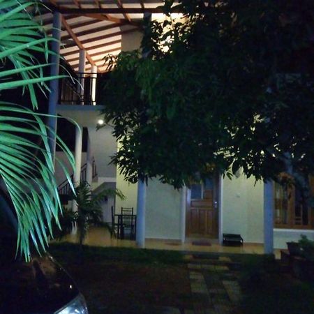 Tissa Resort Tissamaharama Buitenkant foto