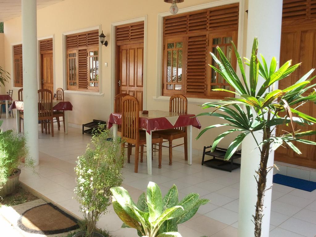 Tissa Resort Tissamaharama Buitenkant foto