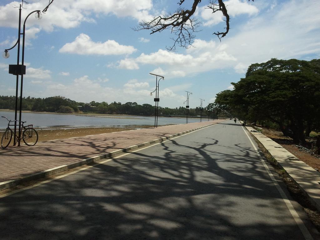 Tissa Resort Tissamaharama Buitenkant foto