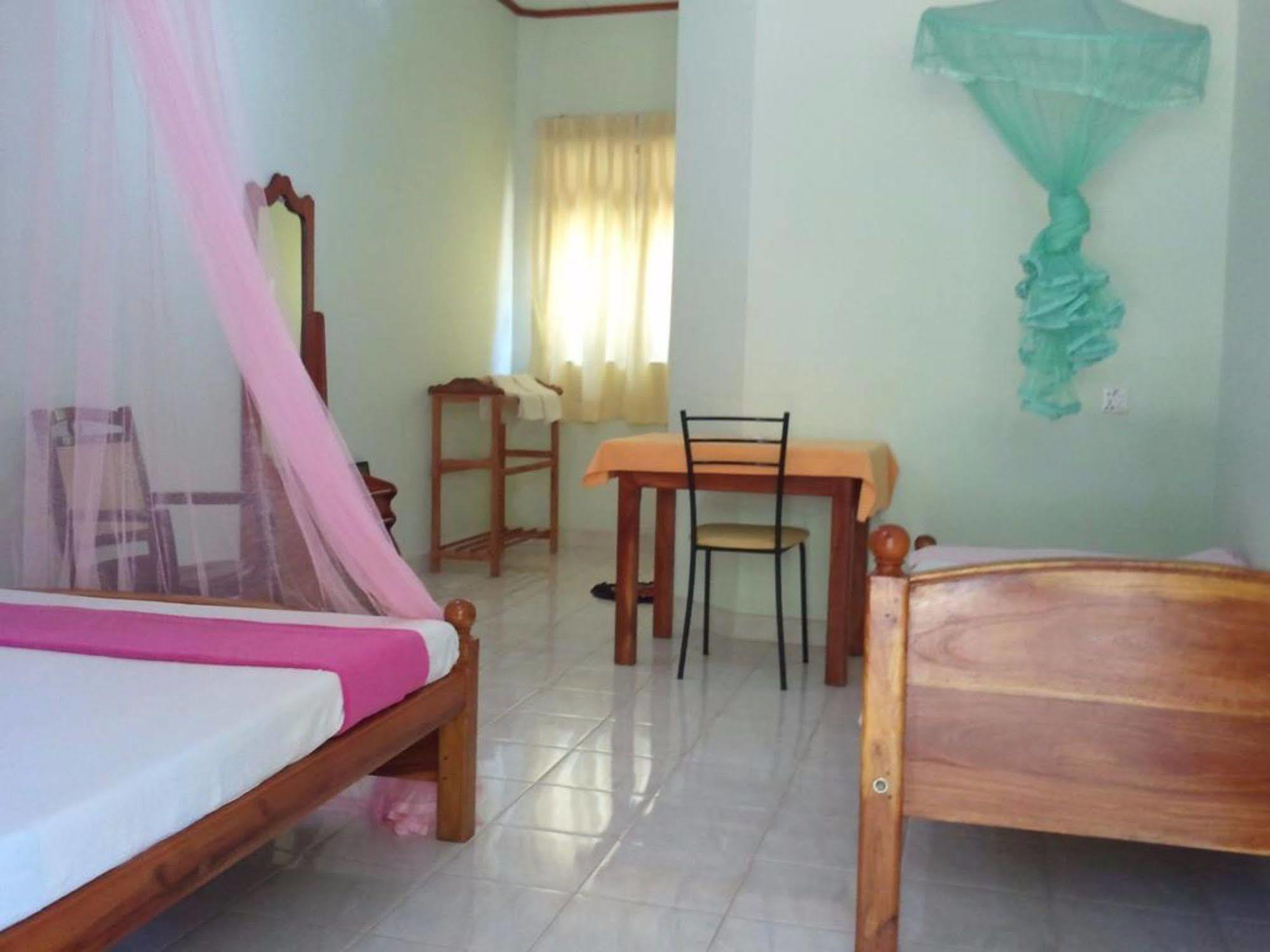 Tissa Resort Tissamaharama Buitenkant foto